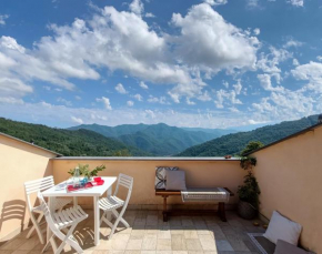 ALTIDO Great Flat with Terrace and Amazing Hills View